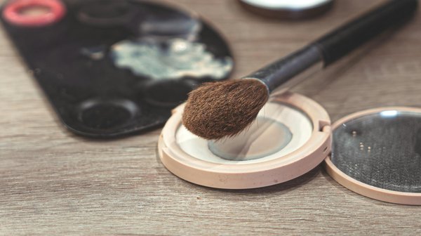 Your Ultimate Guide to Selecting Ideal Trousers for Comfortable Long-Haul Flights from the UK